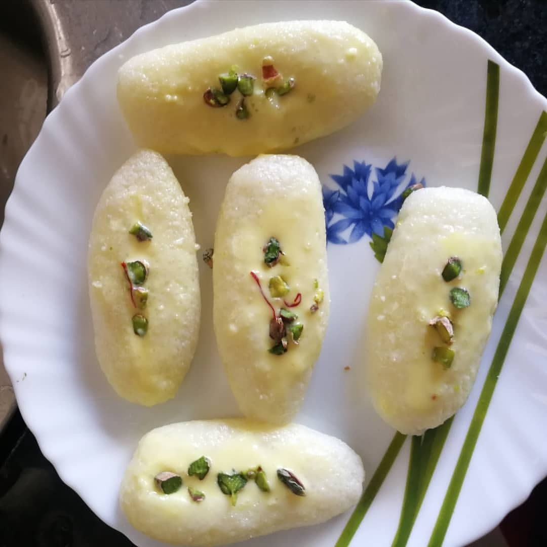 White rasgulla